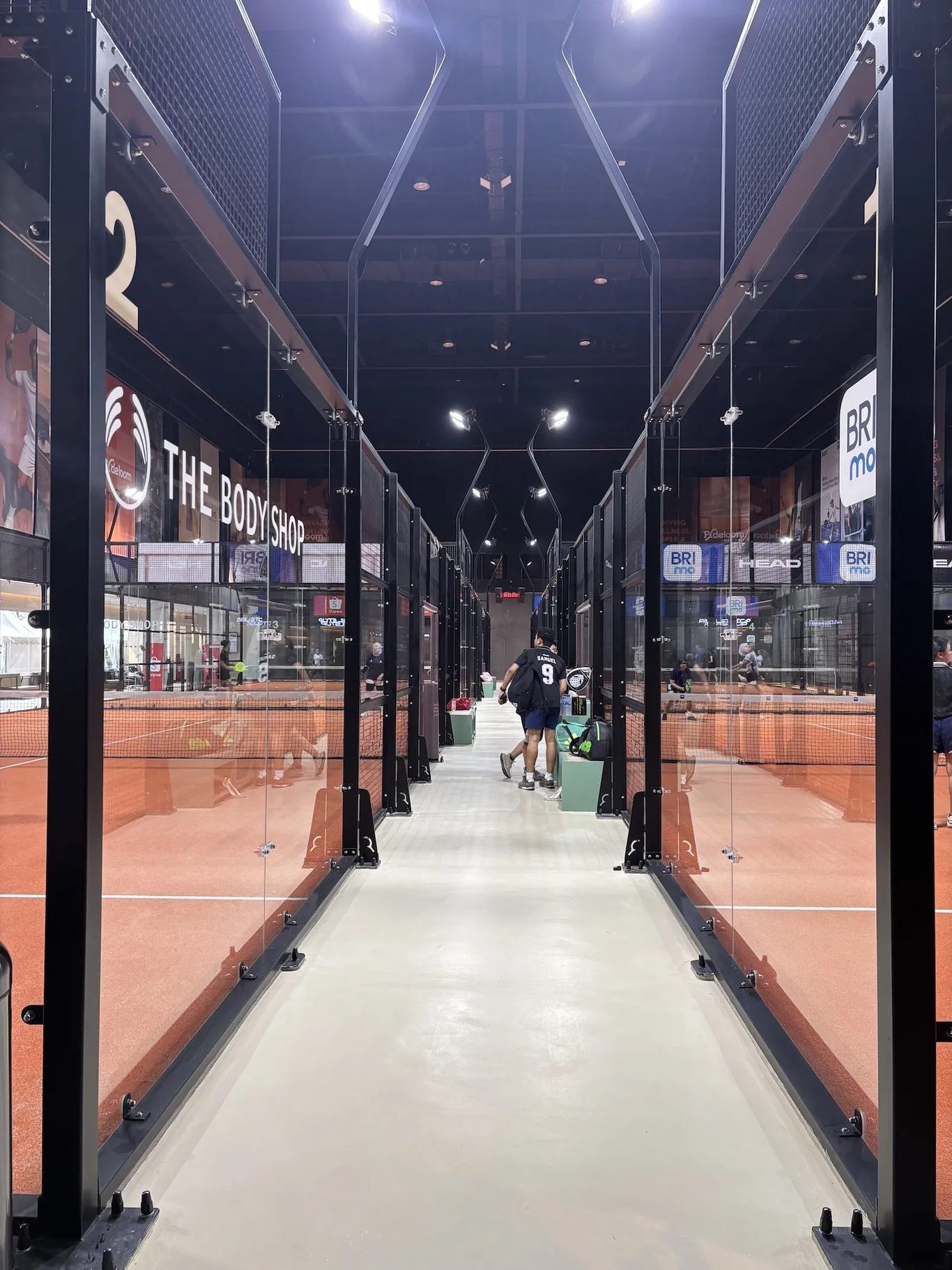 Padeloom, padel club by PJD Architects